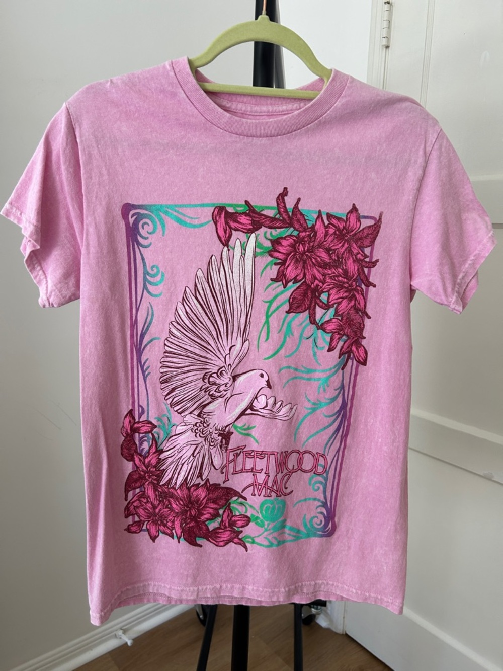 Fleetwood Mac Tee. Size small. PTP 17.5”.